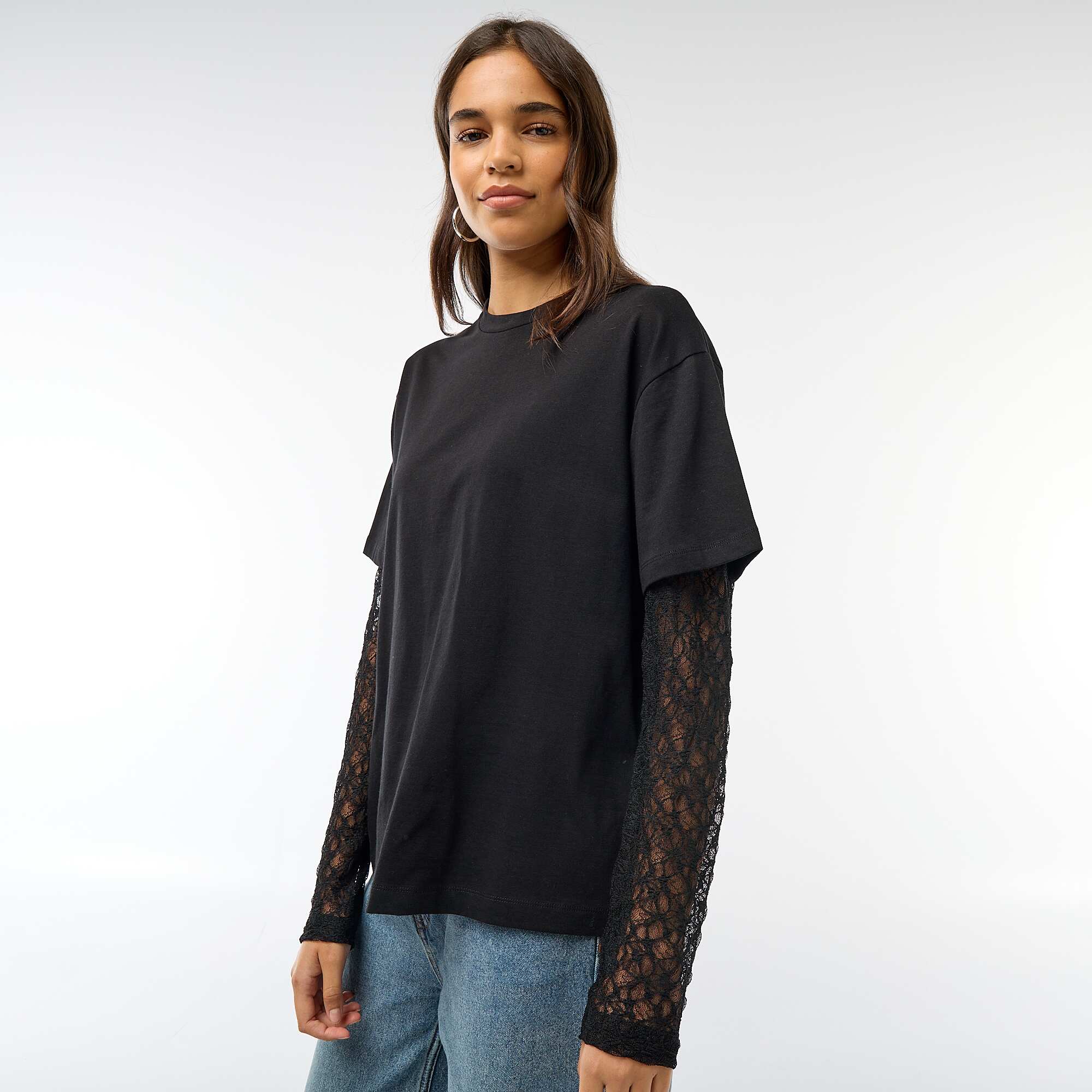 2-in-1 T-shirt with Lace Sleeves BLACK