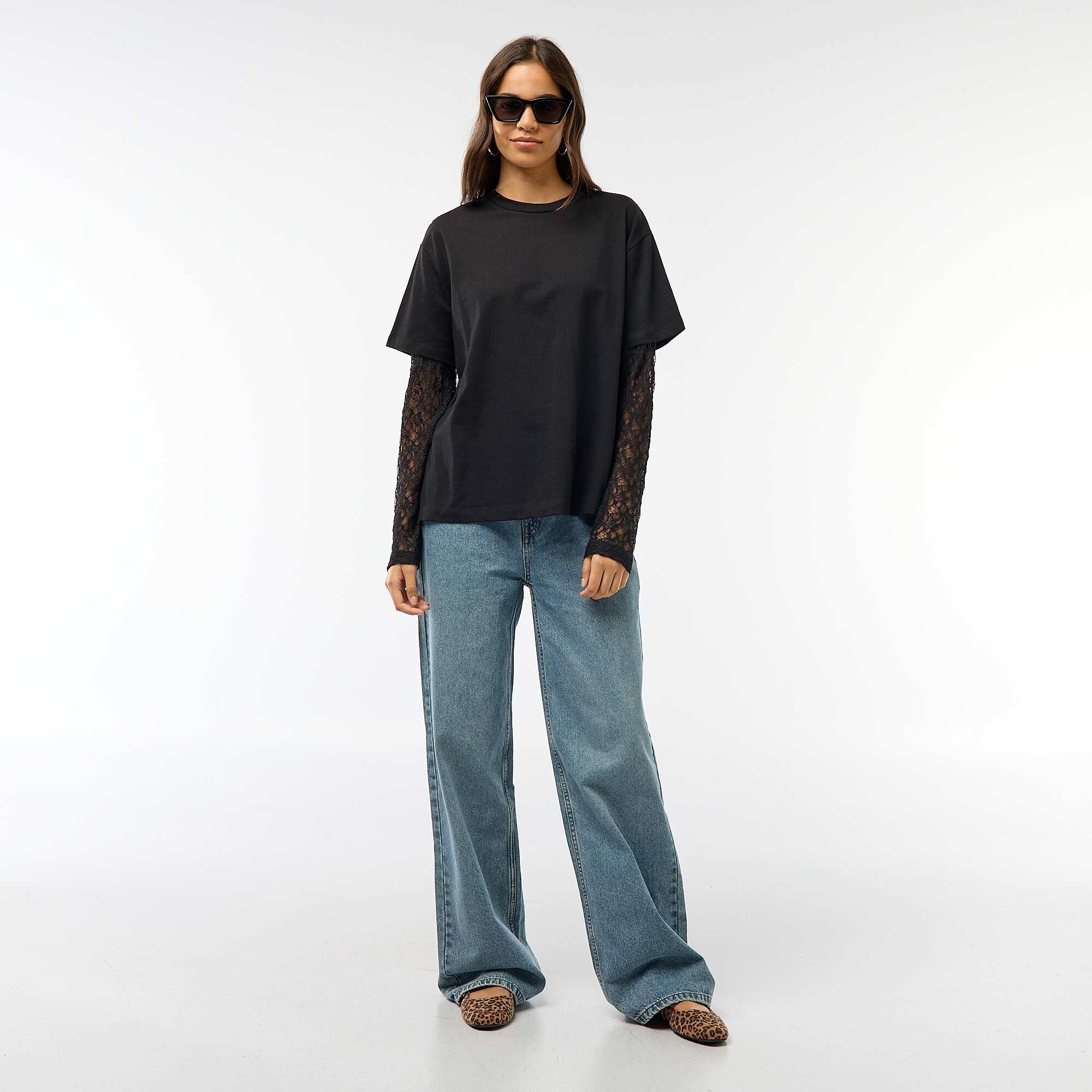 2-in-1 T-shirt with Lace Sleeves BLACK - Image 2