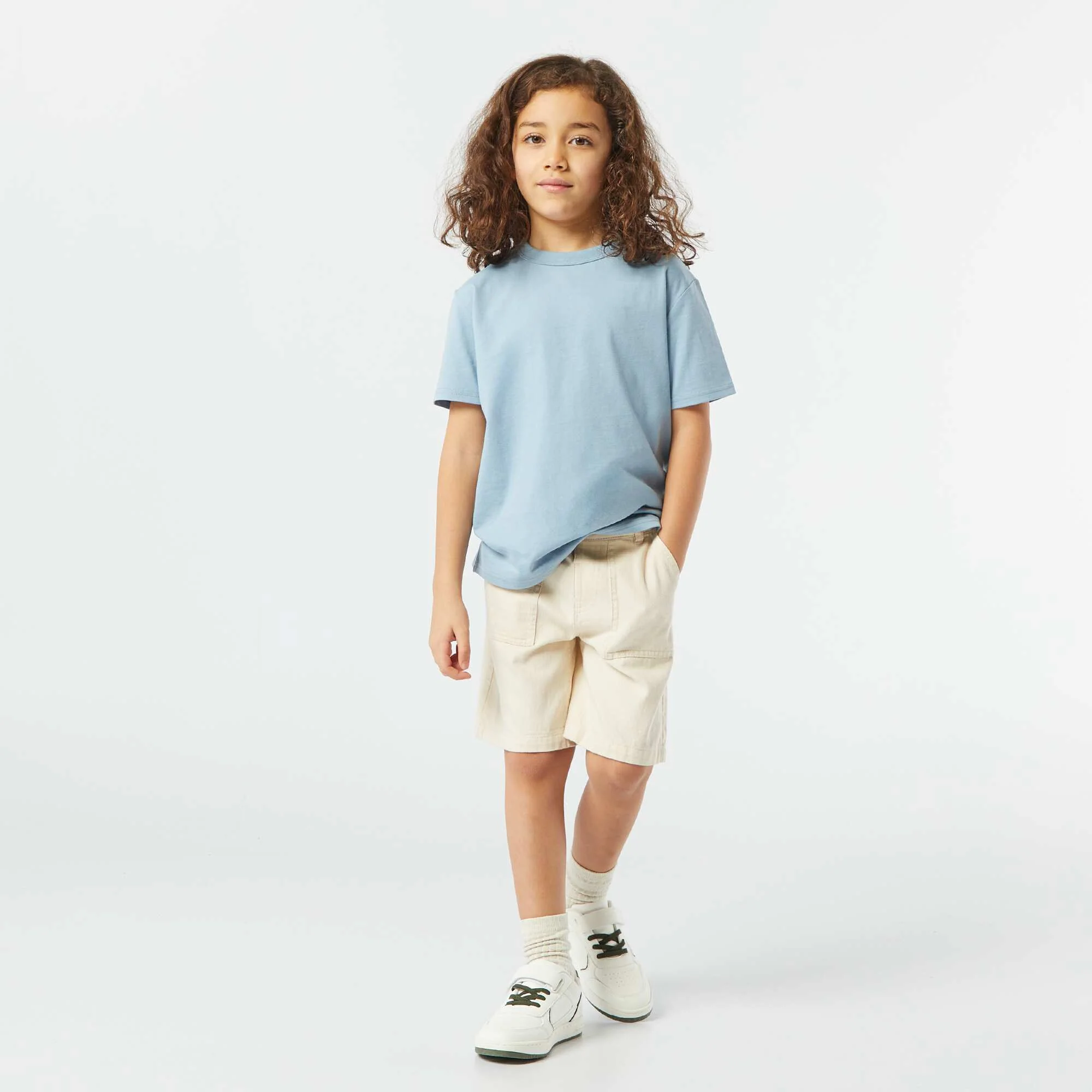 Basic short-sleeved T-shirt with round neck BLUE - Image 3
