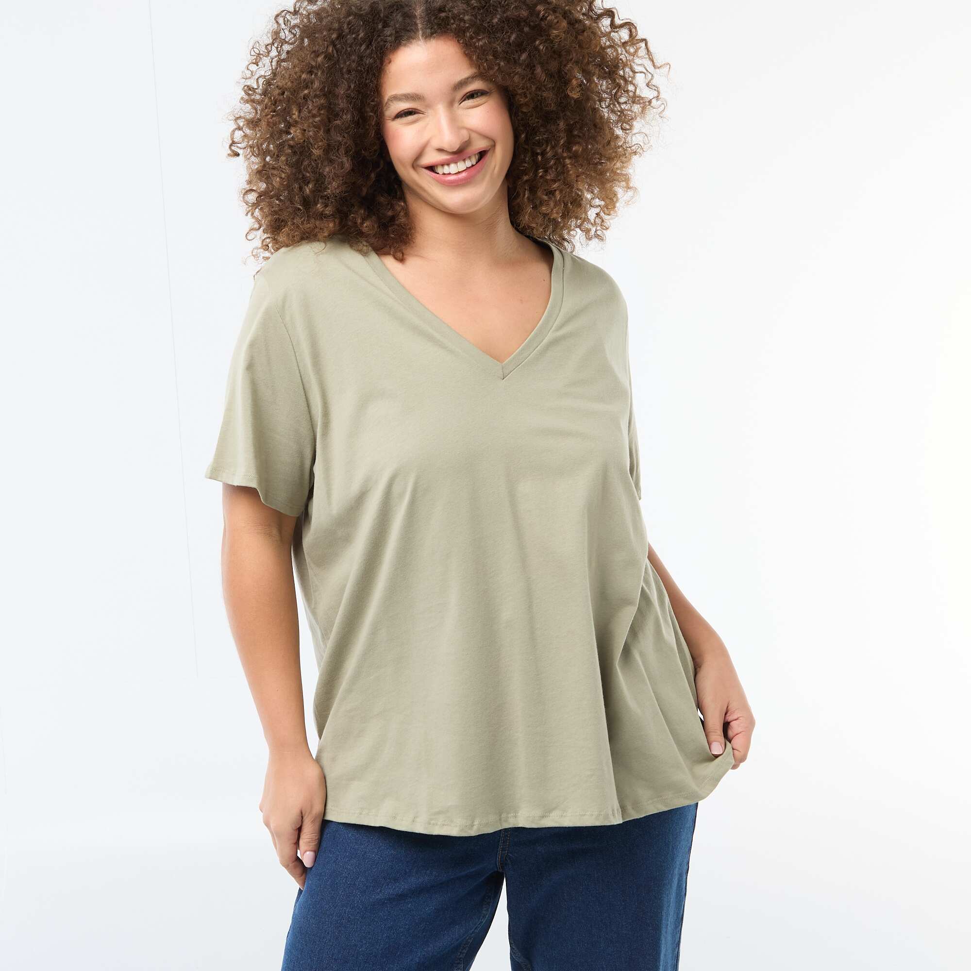 Basic V-Neck Short-Sleeve T-Shirt GREEN - Image 3