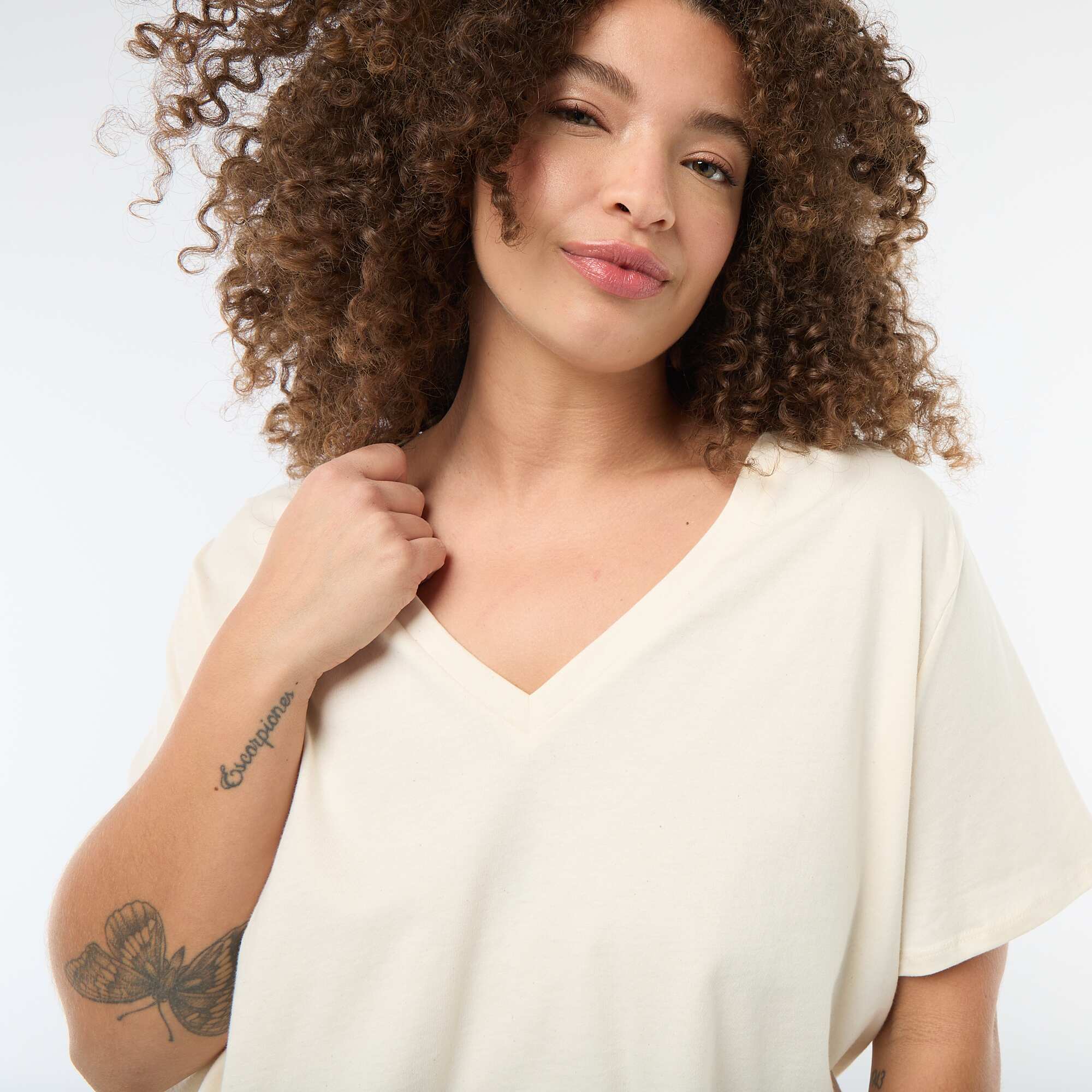 Basic V-neck Short-Sleeve T-shirt WHITE - Image 4
