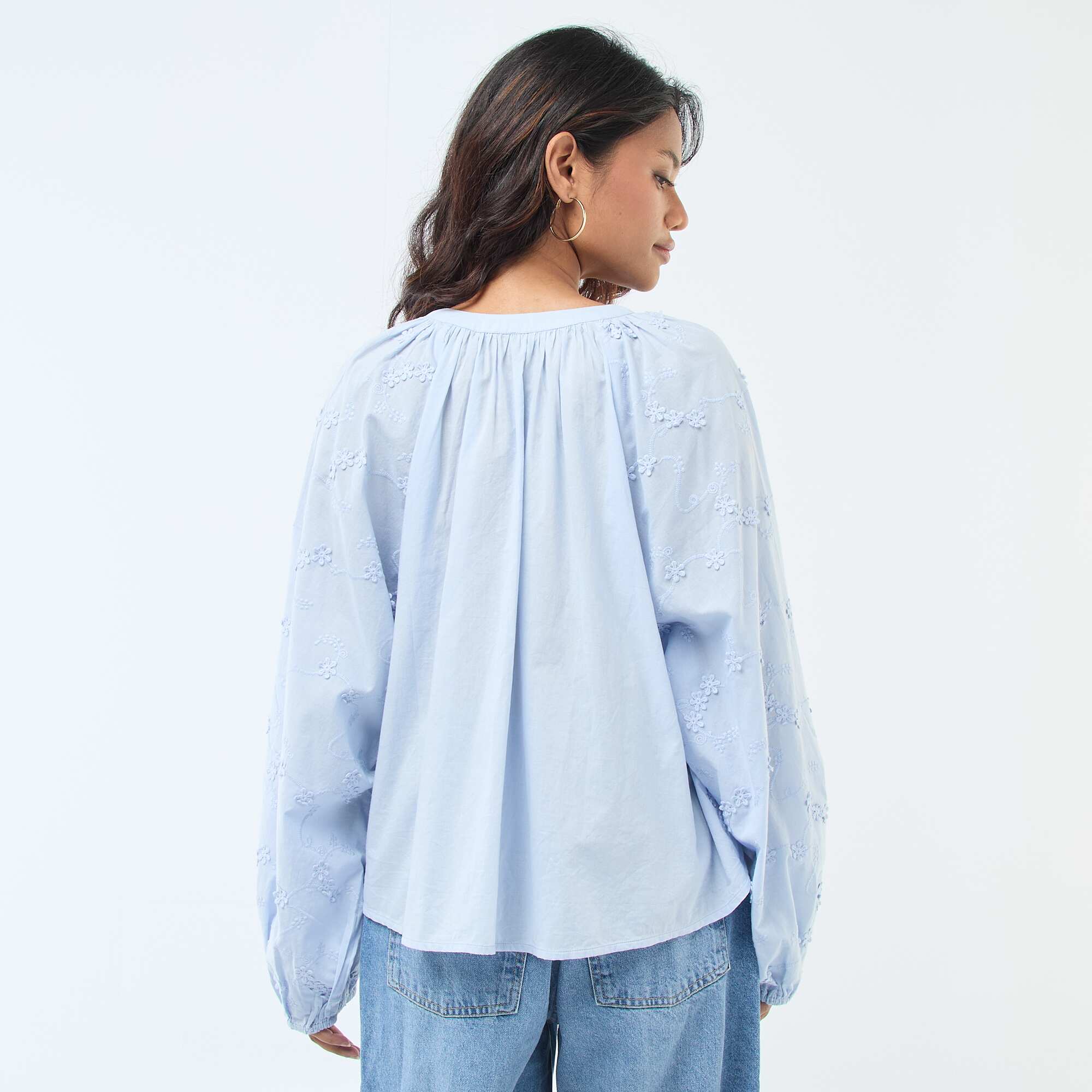 Blouse with floral embroidery BLUE - Image 4