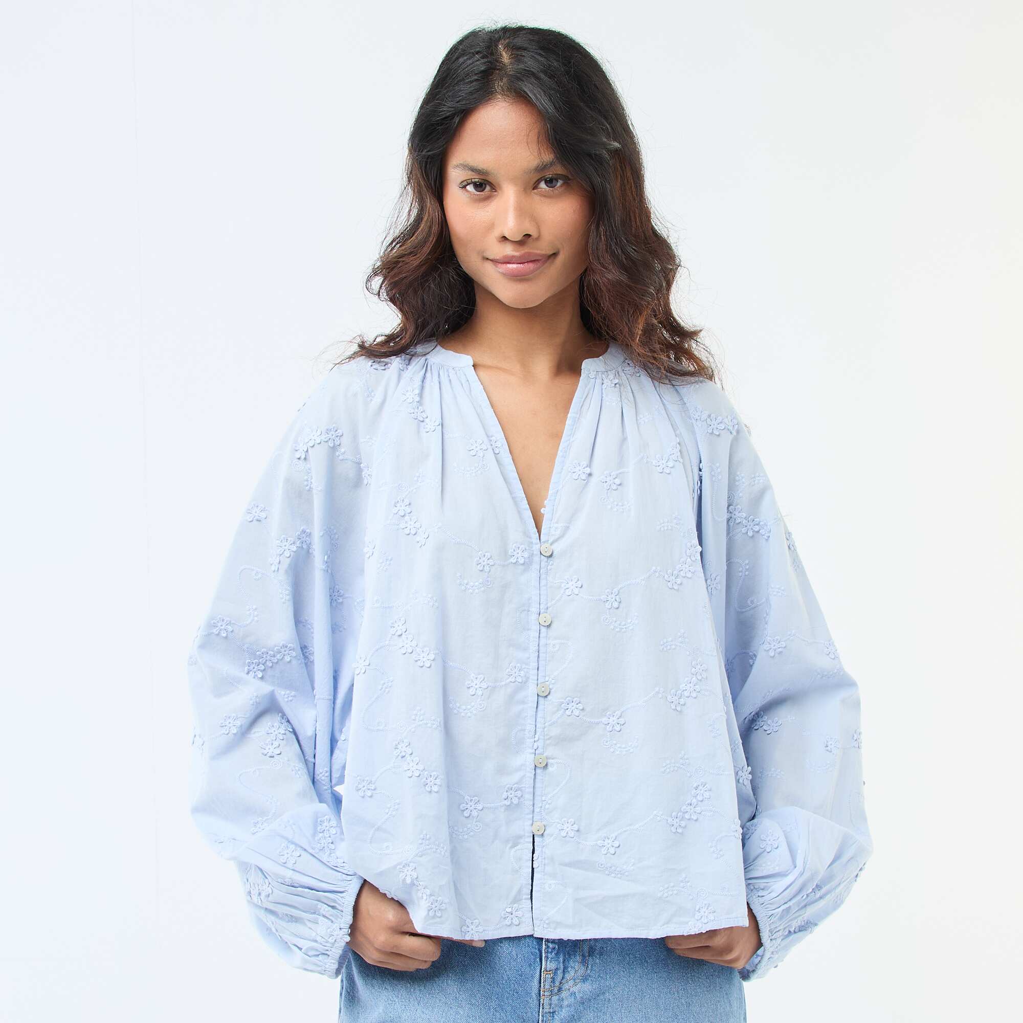 Blouse with floral embroidery BLUE - Image 5