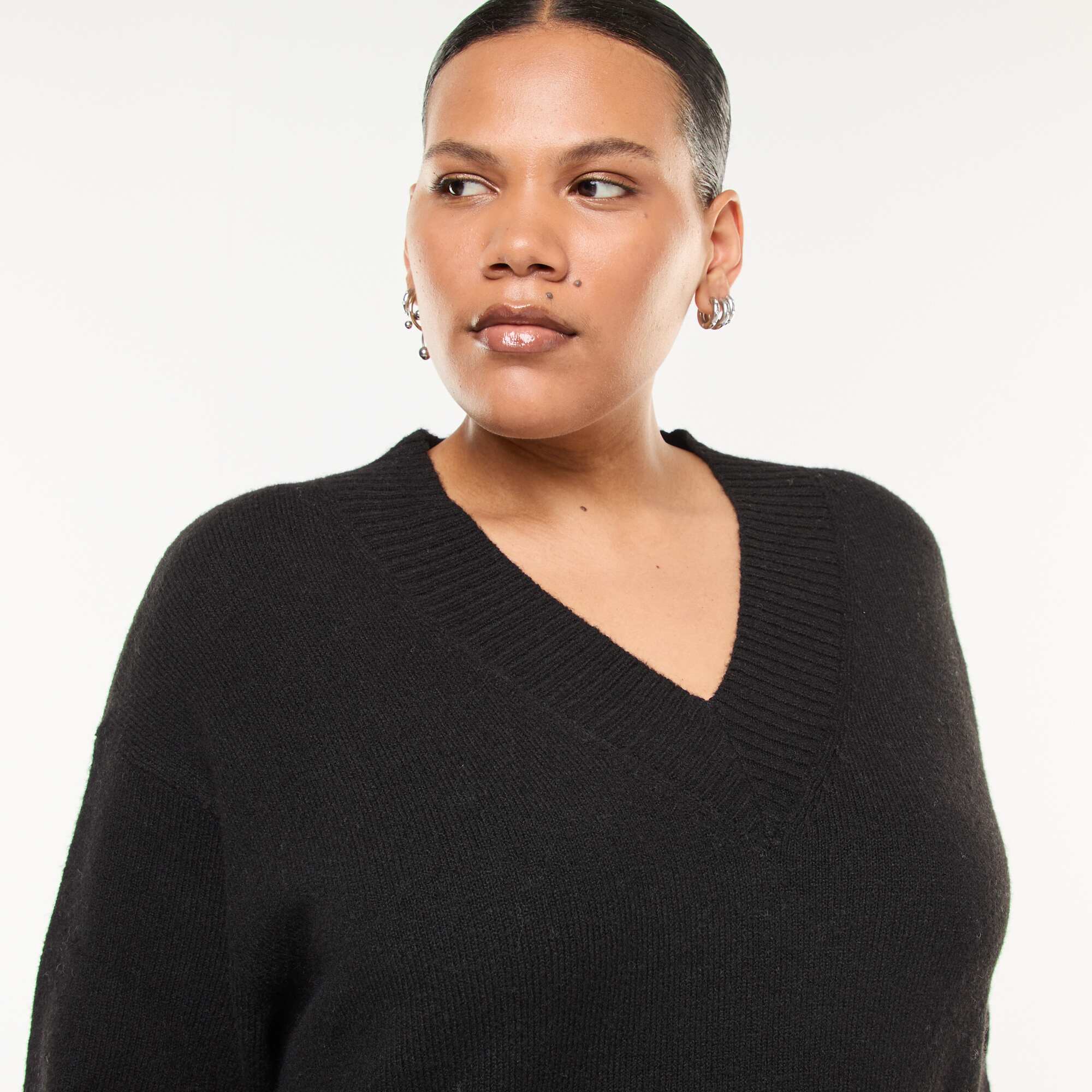 Chunky Knit V-Neck Sweater BLACK - Image 4