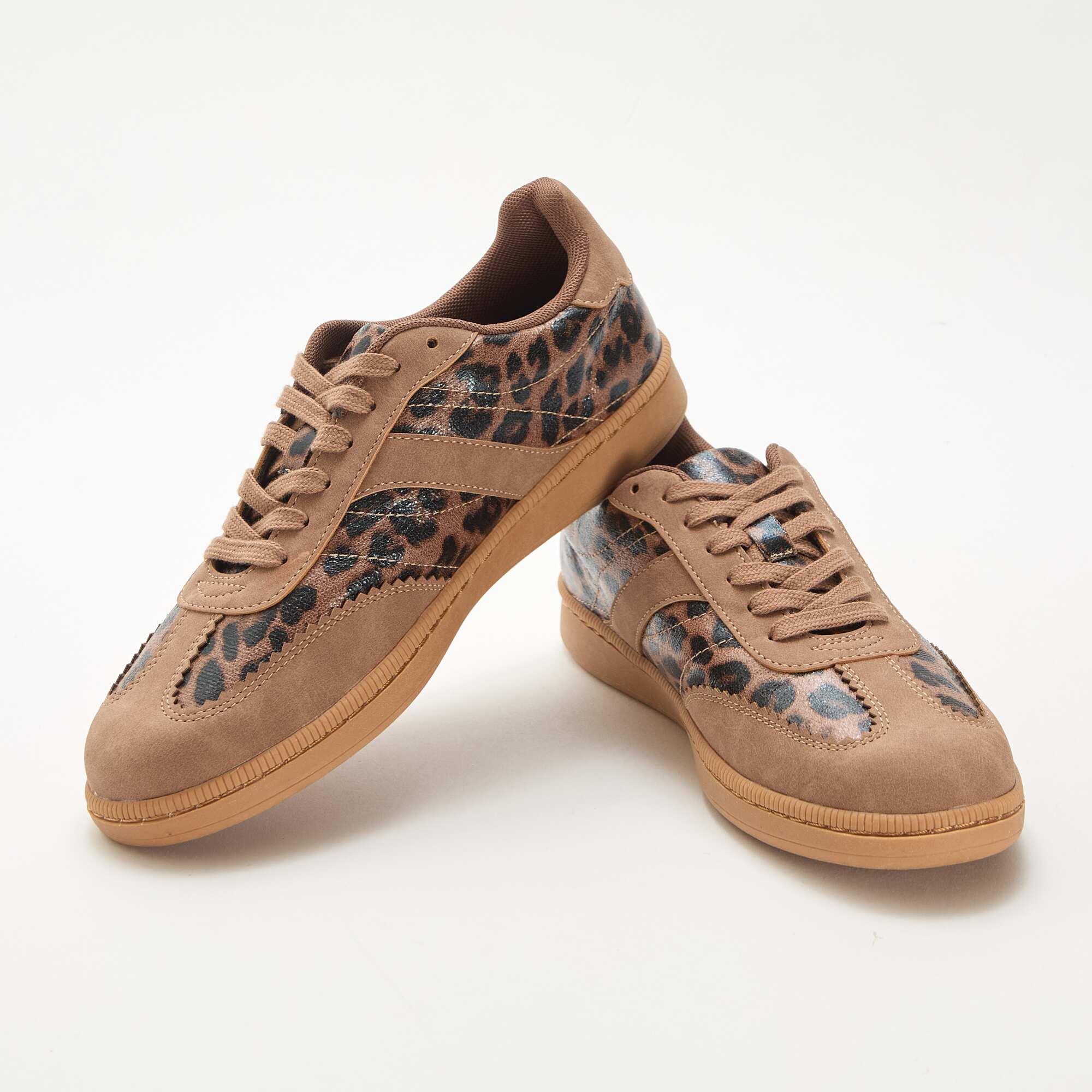 Contrast Panel Low-Top Sneakers BROWN - Image 5