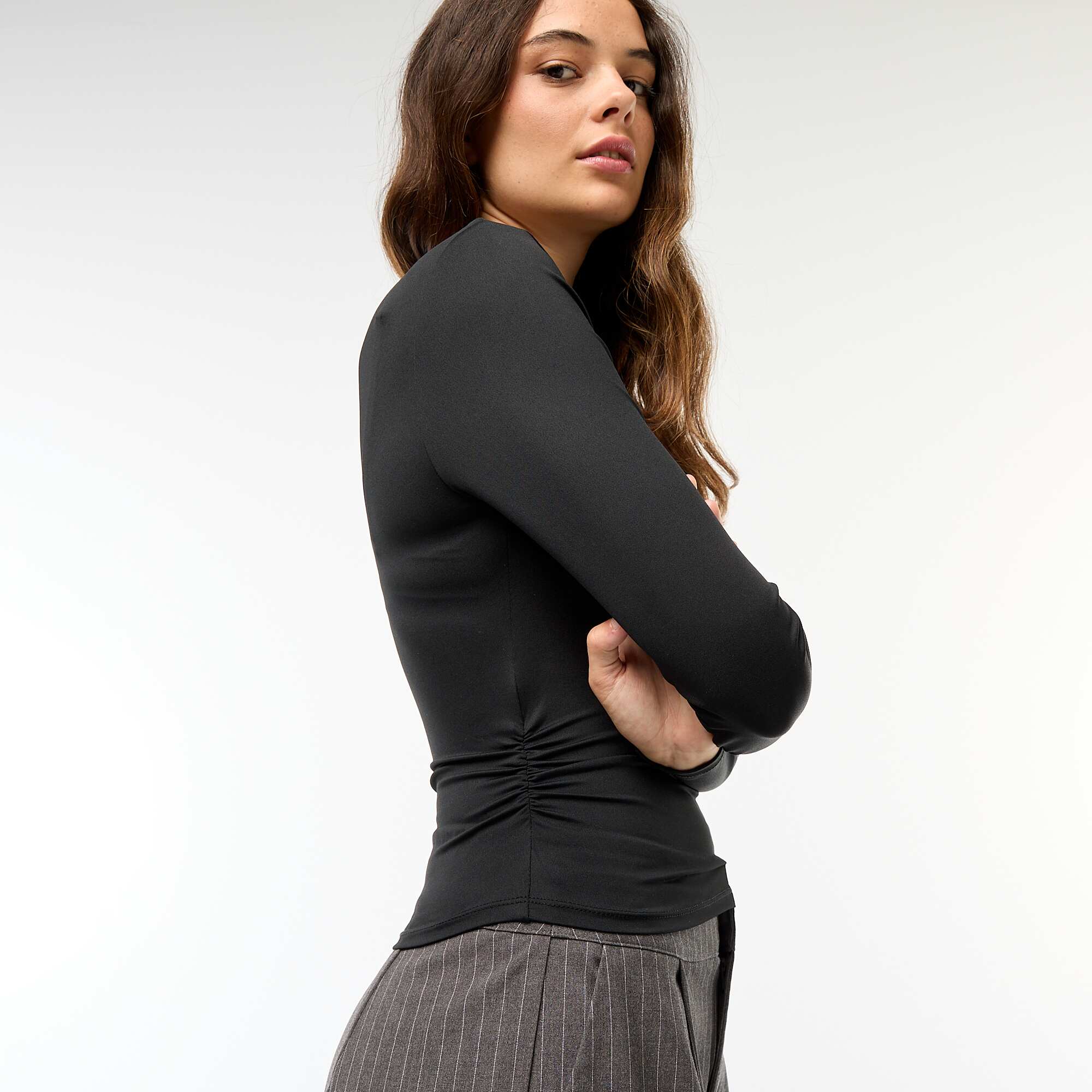 Crinkle-effect cropped T-shirt BLACK - Image 5