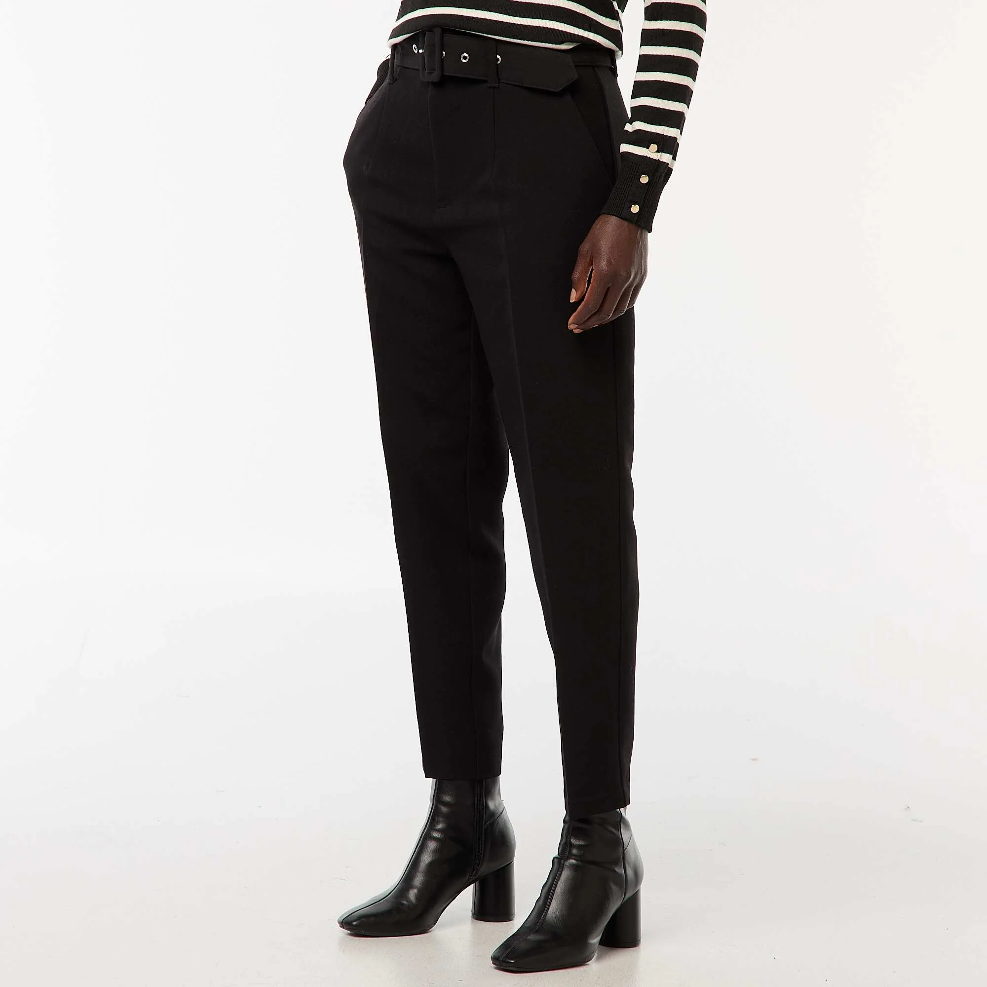 Fluid Carrot Trousers with Buckle Belt BLACK - Image 4