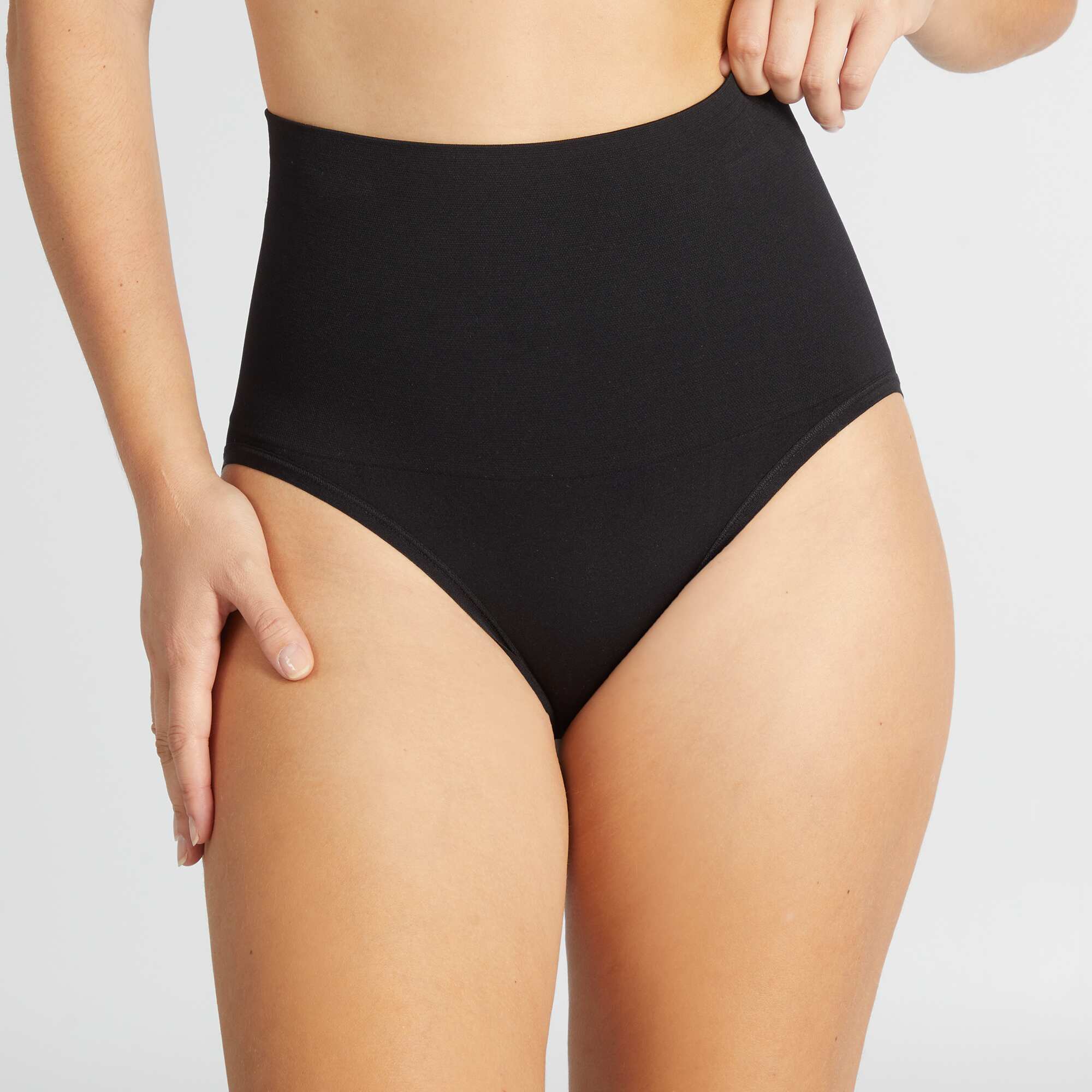 High-waisted control briefs Black - Image 4