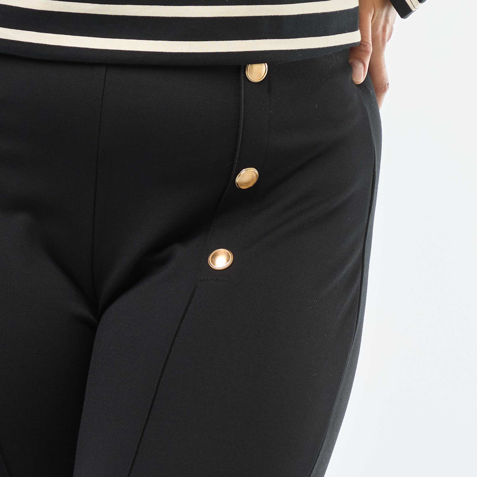 High-Waisted Plain Leggings with Gold Buttons BLACK - Image 4