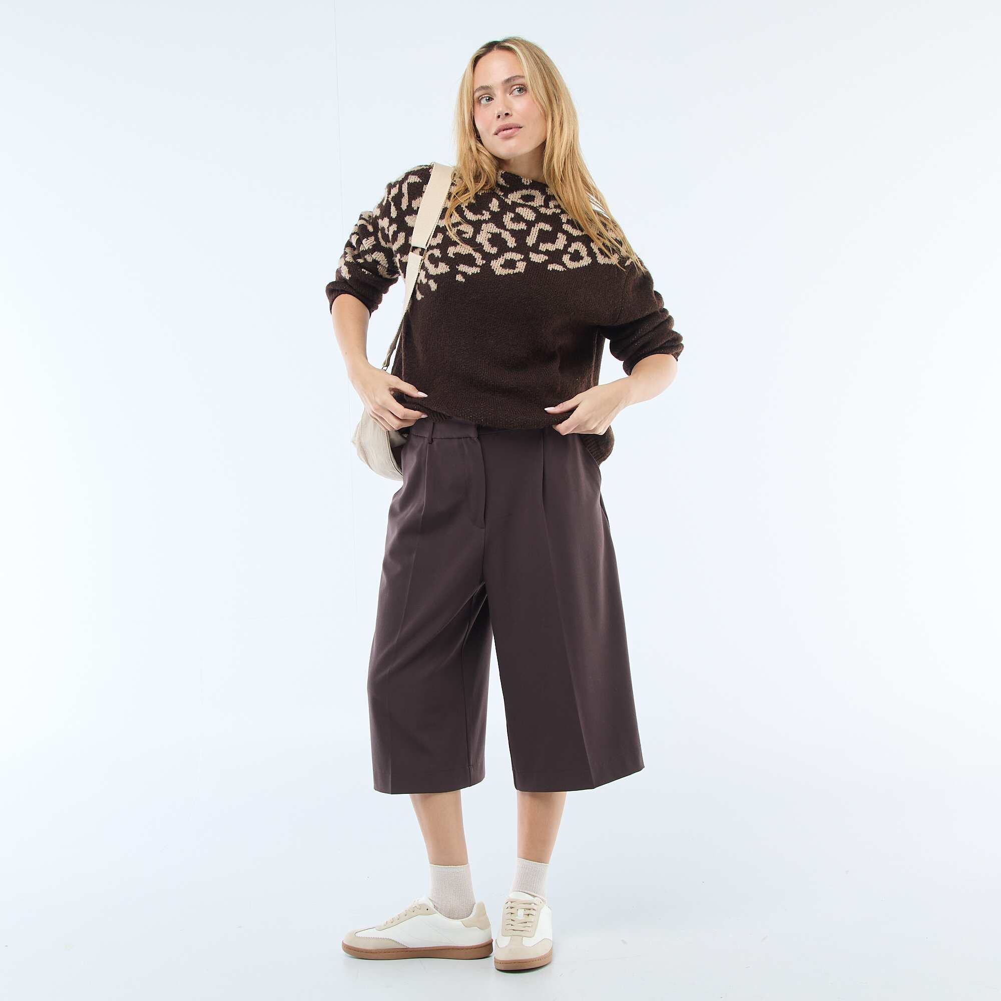 High-Waisted Pleated Bermuda Shorts BROWN
