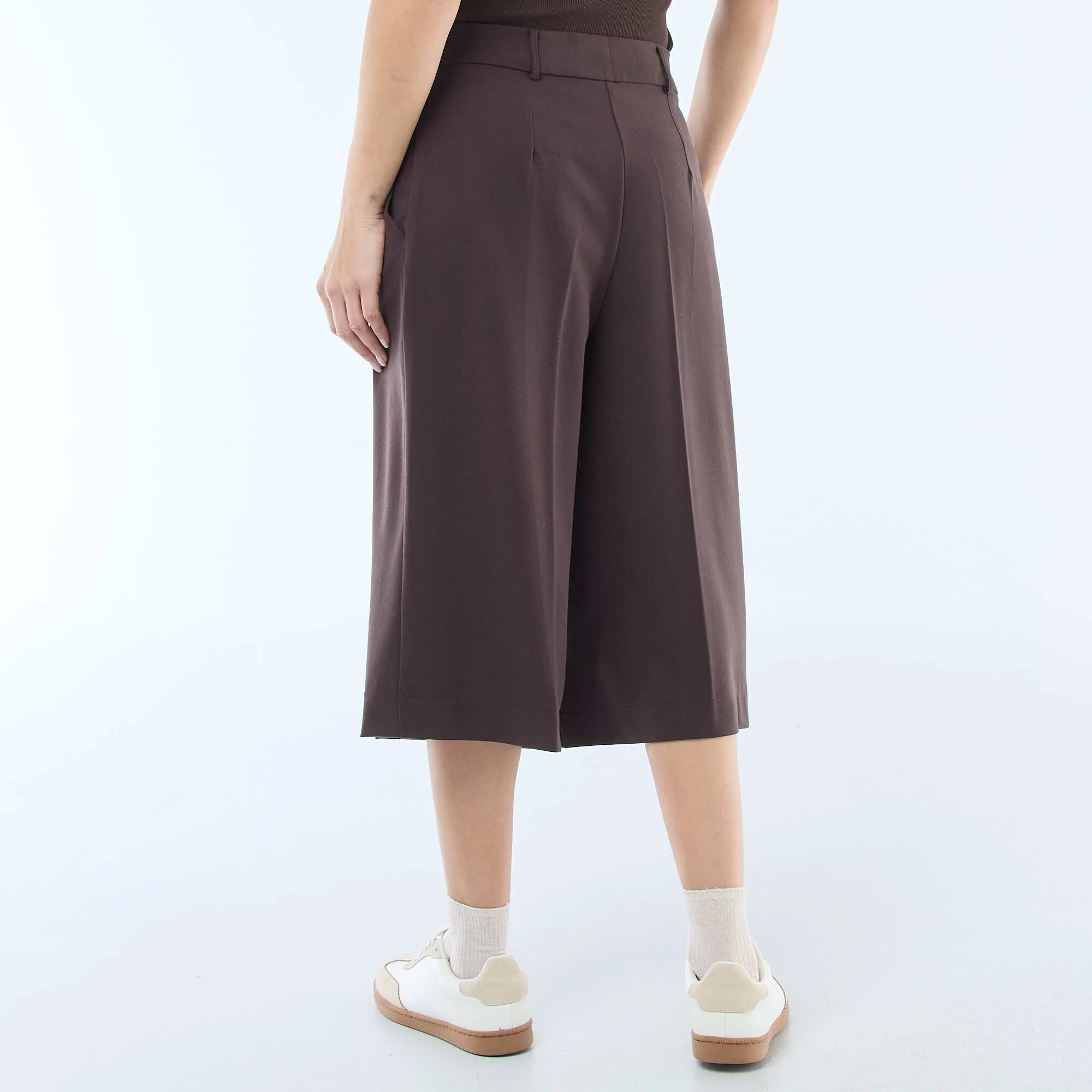 High-Waisted Pleated Bermuda Shorts BROWN - Image 3