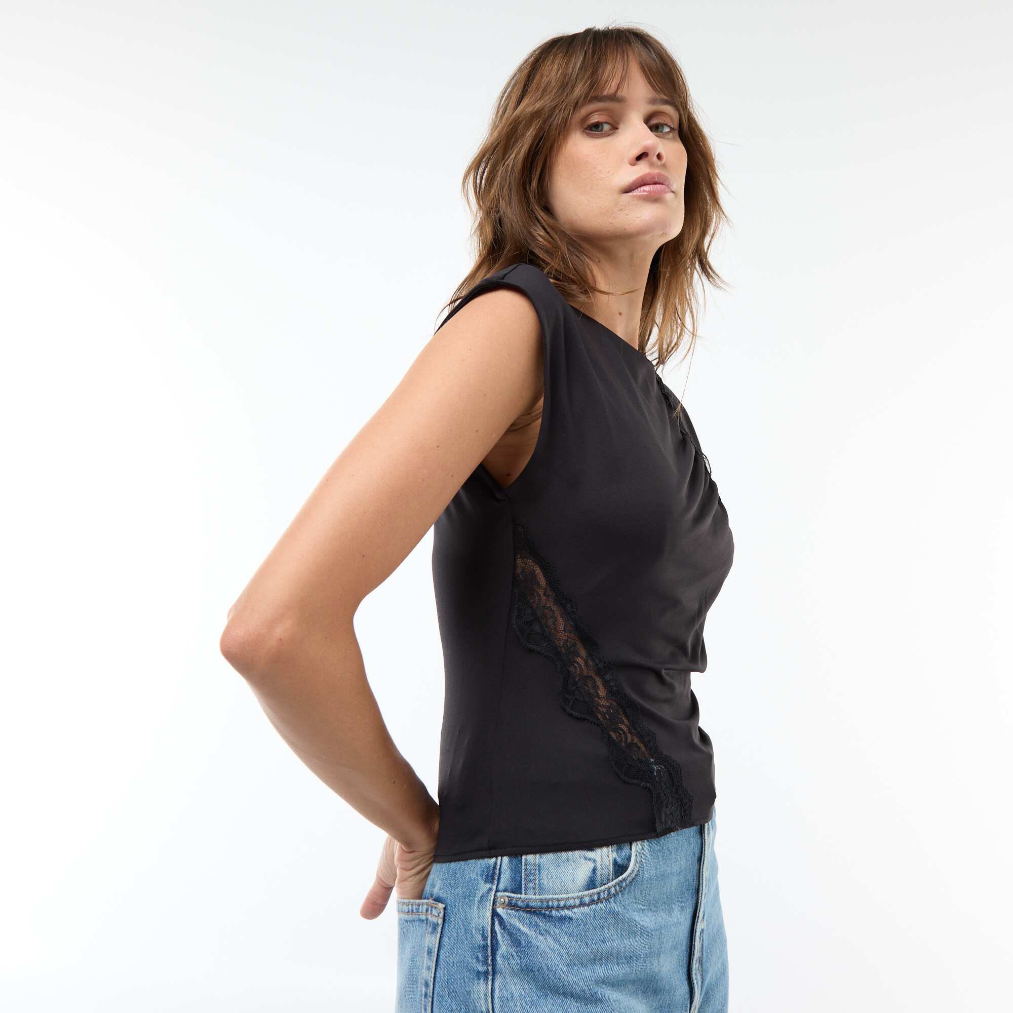 Lace Front Sleeveless T-shirt BLACK - Image 3
