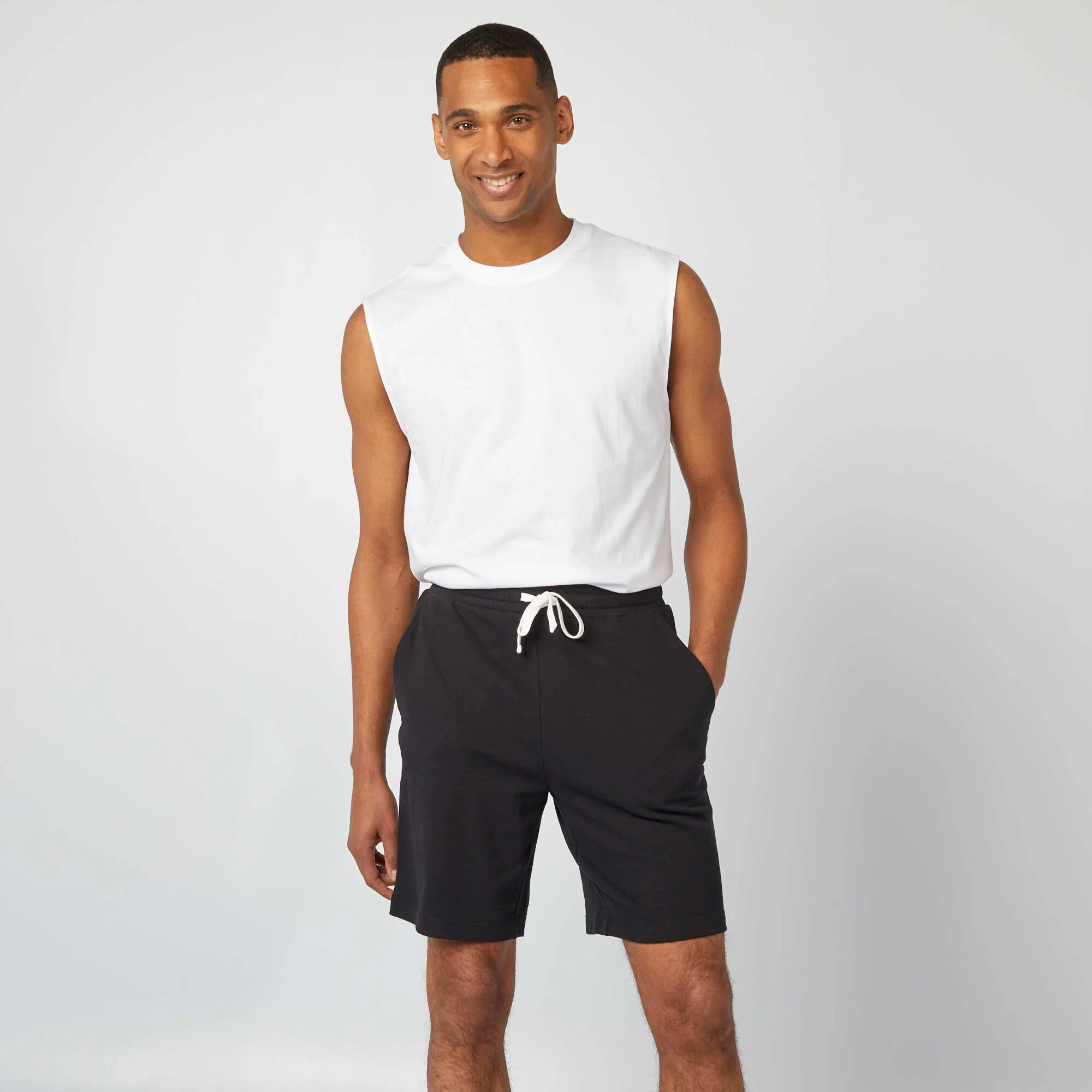 Lightweight sweatshirt fabric Bermuda shorts black - Image 2