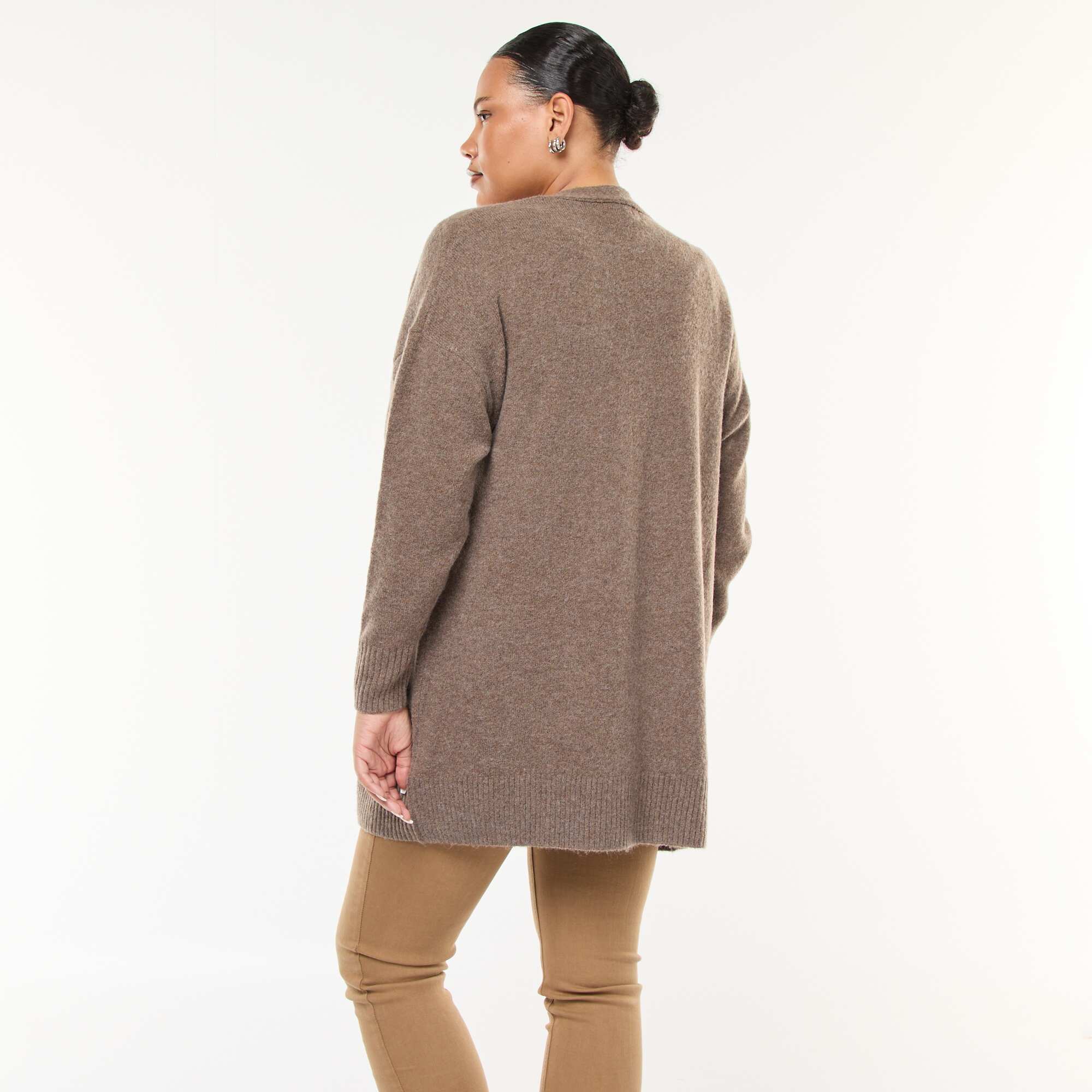 Long knitted cardigan with 2 pockets BROWN - Image 3