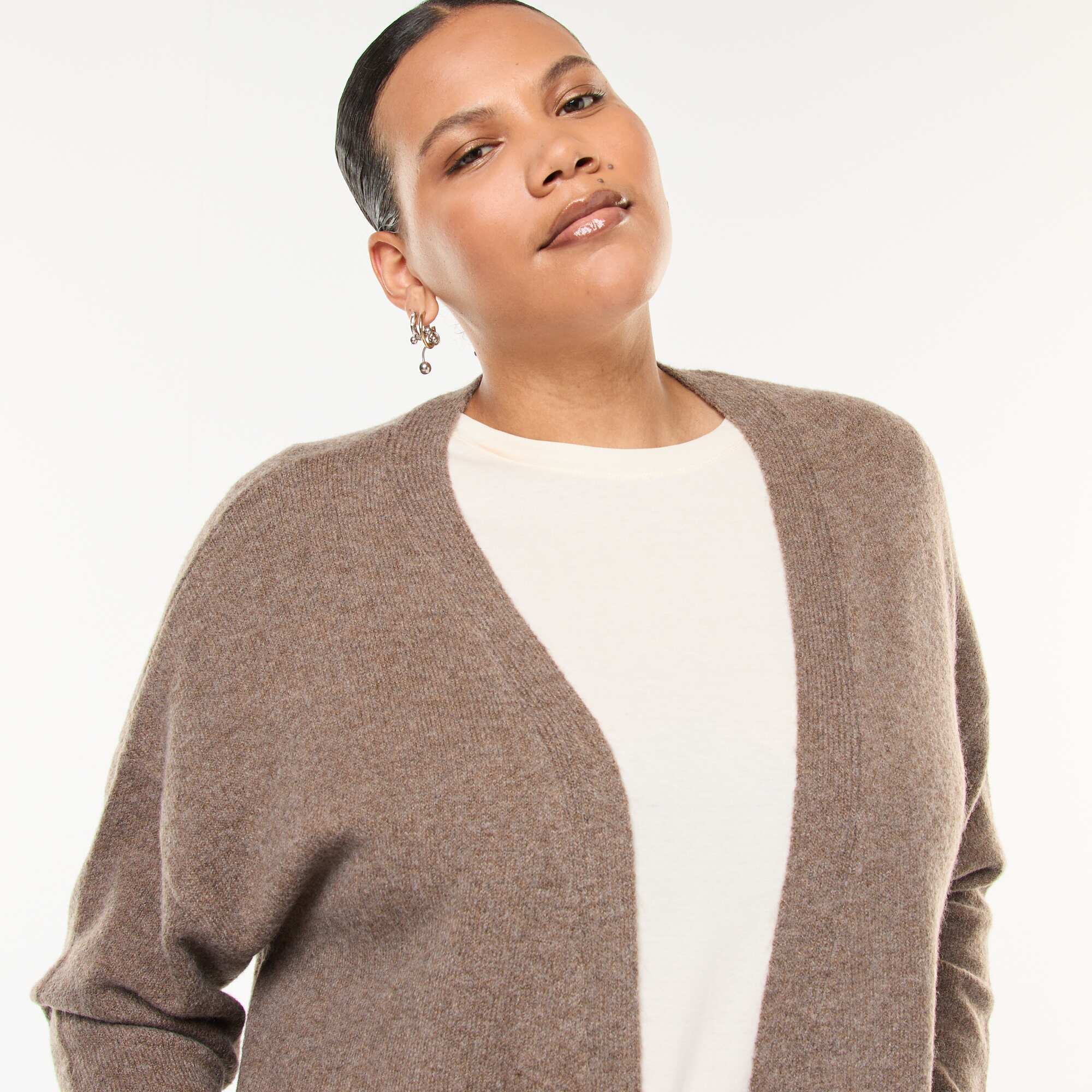 Long knitted cardigan with 2 pockets BROWN - Image 4