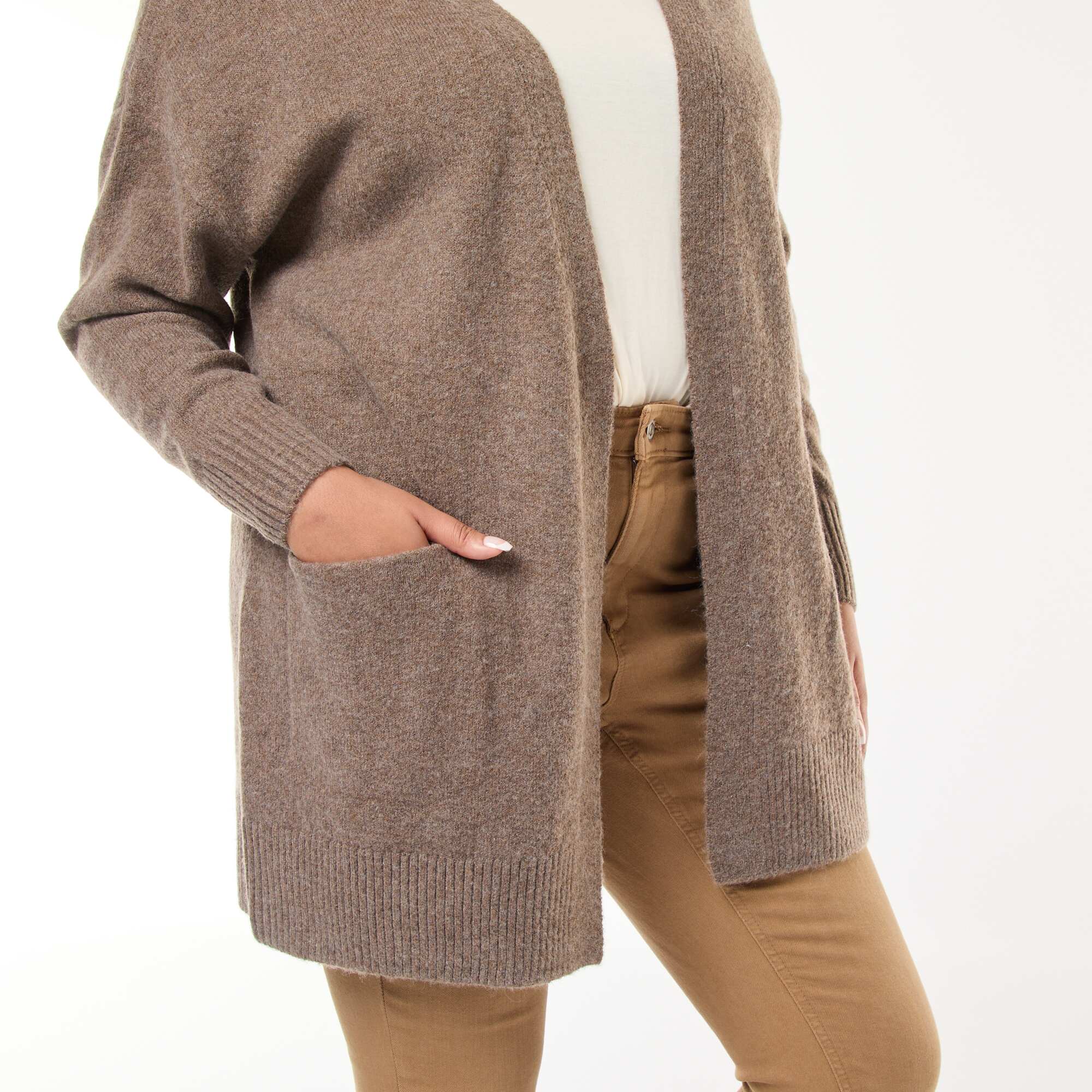 Long knitted cardigan with 2 pockets BROWN - Image 5