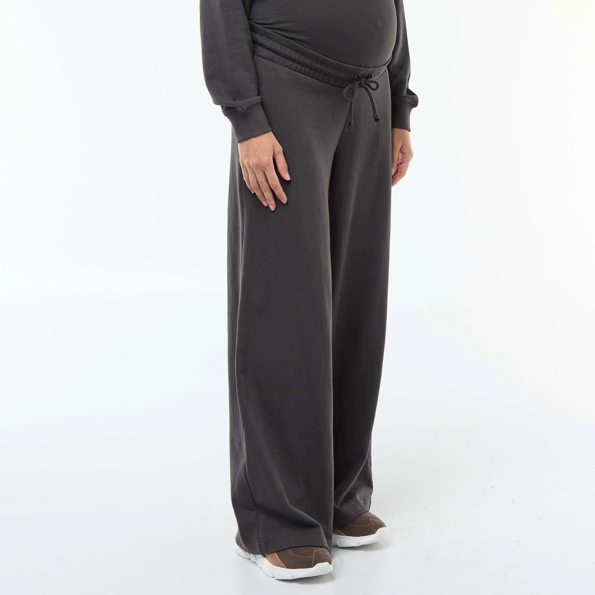 Maternity Joggers BLACK - Image 4
