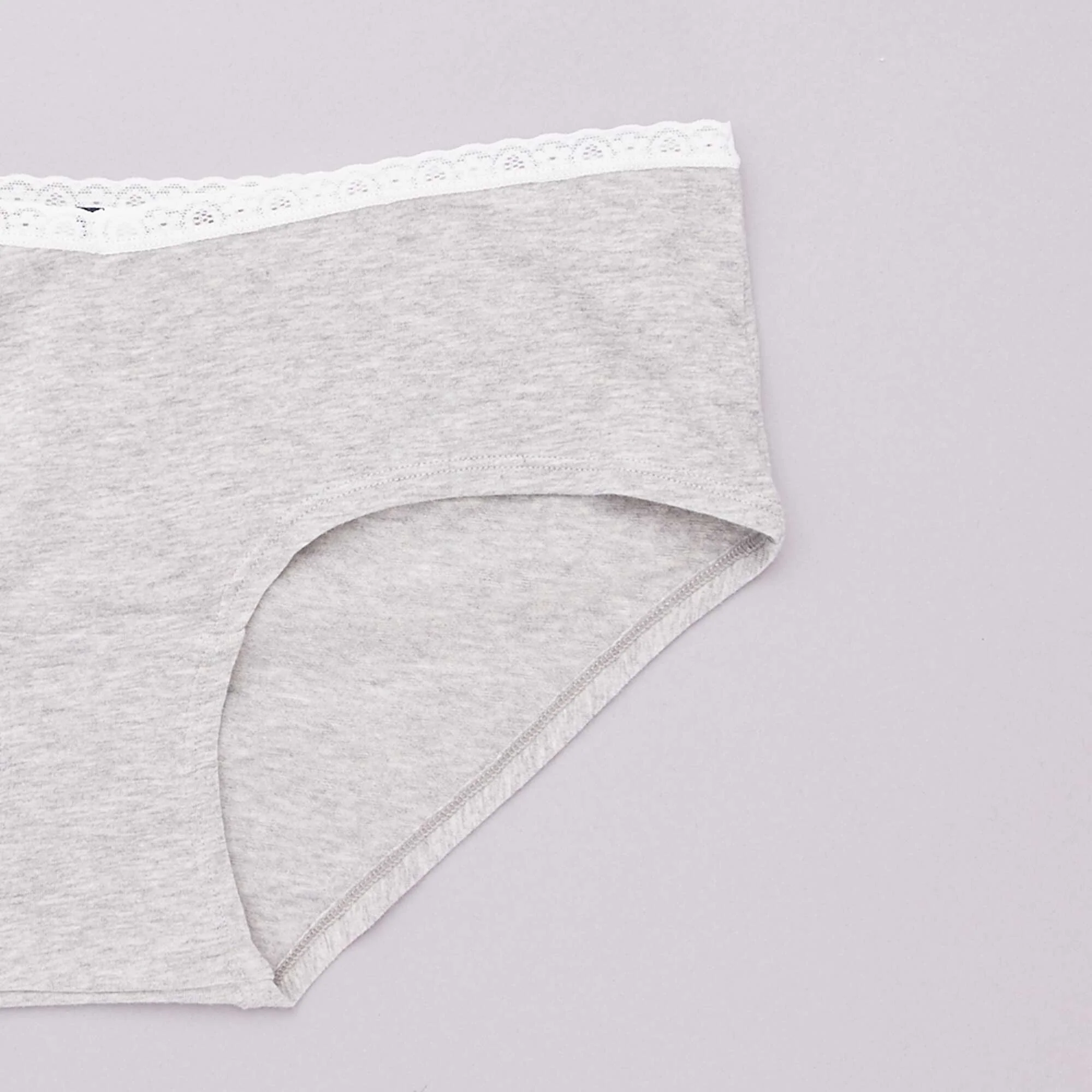 Pack of 3 maternity boy shorts white - Image 6