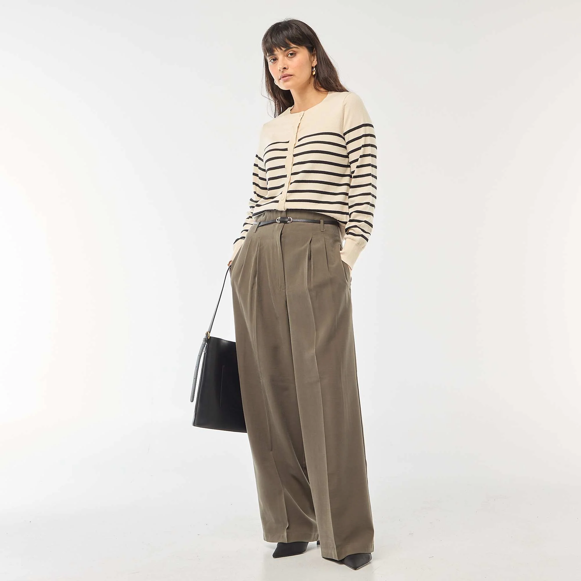Plain knit cardigan with round neck BEIGE - Image 2