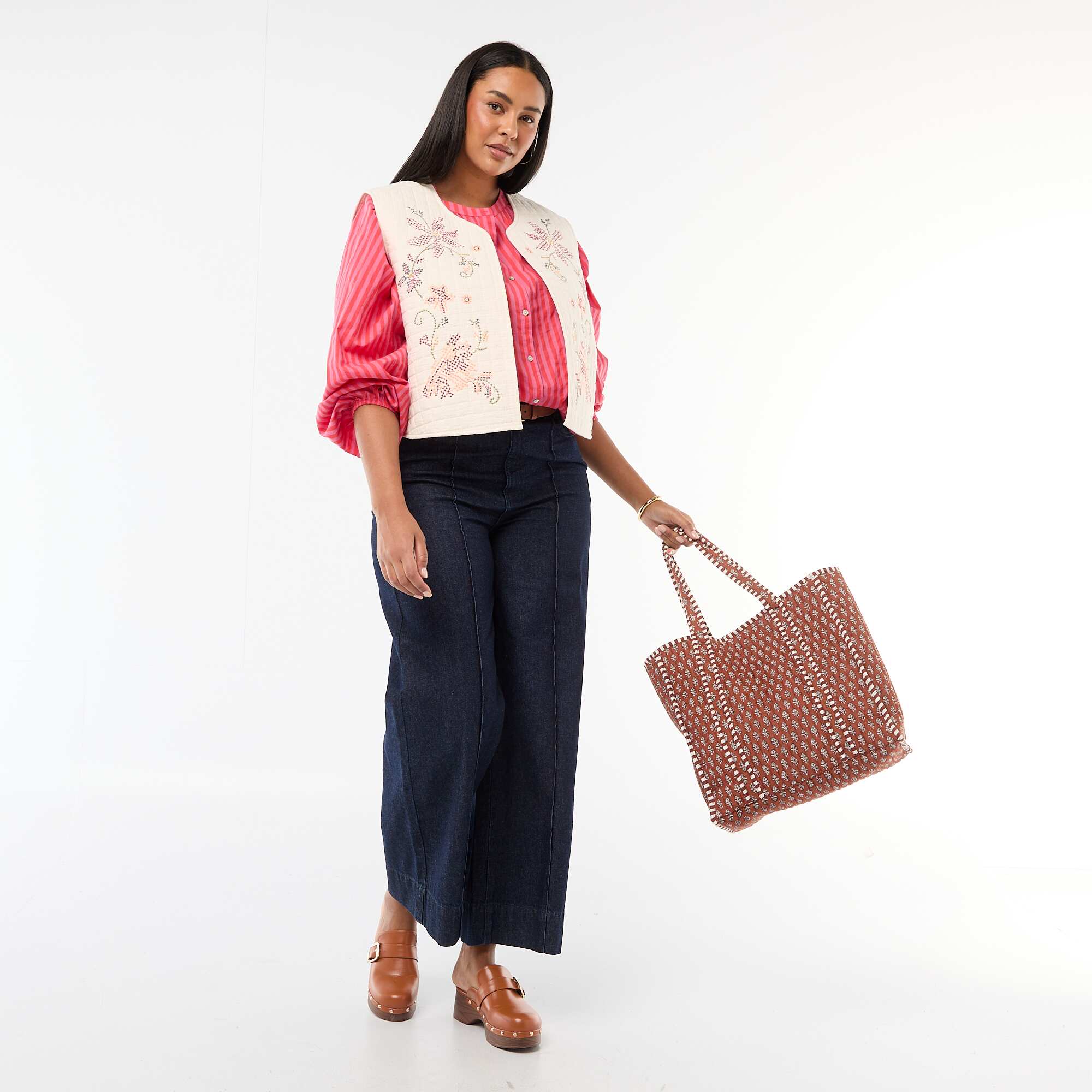 Quilted Vest with Embroidery BEIGE - Image 2