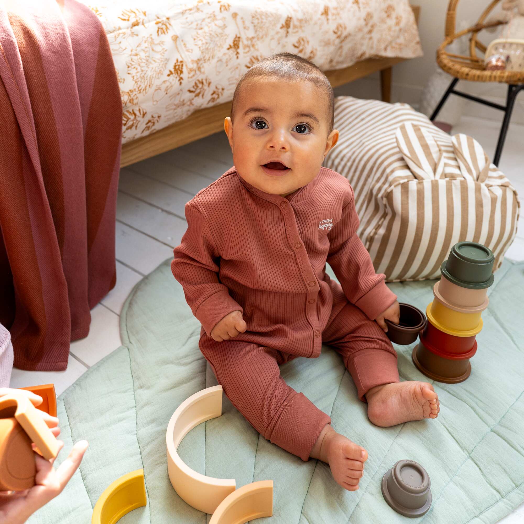Ribbed long-sleeved sleepsuit BROWN - Image 2