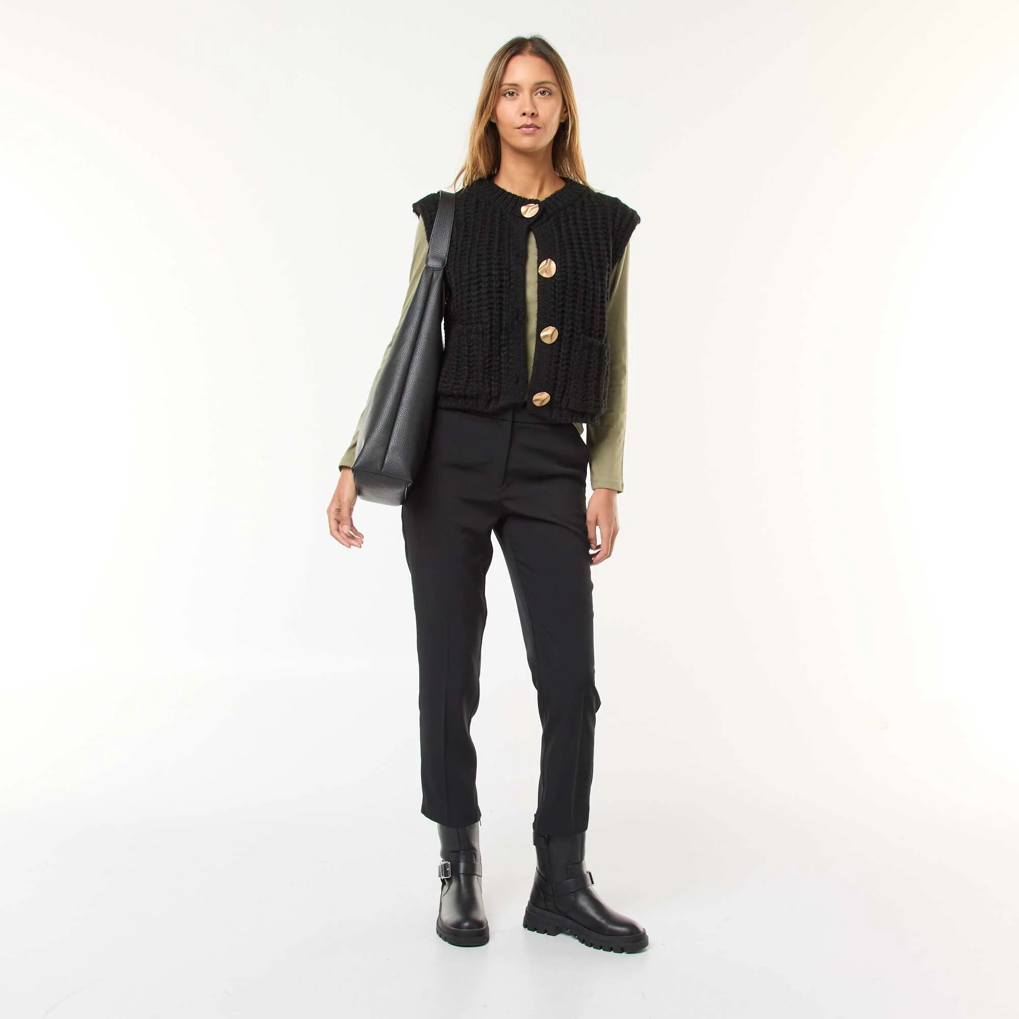 Sleeveless Cardigan with Large Hammered Button Opening BLACK - Image 2