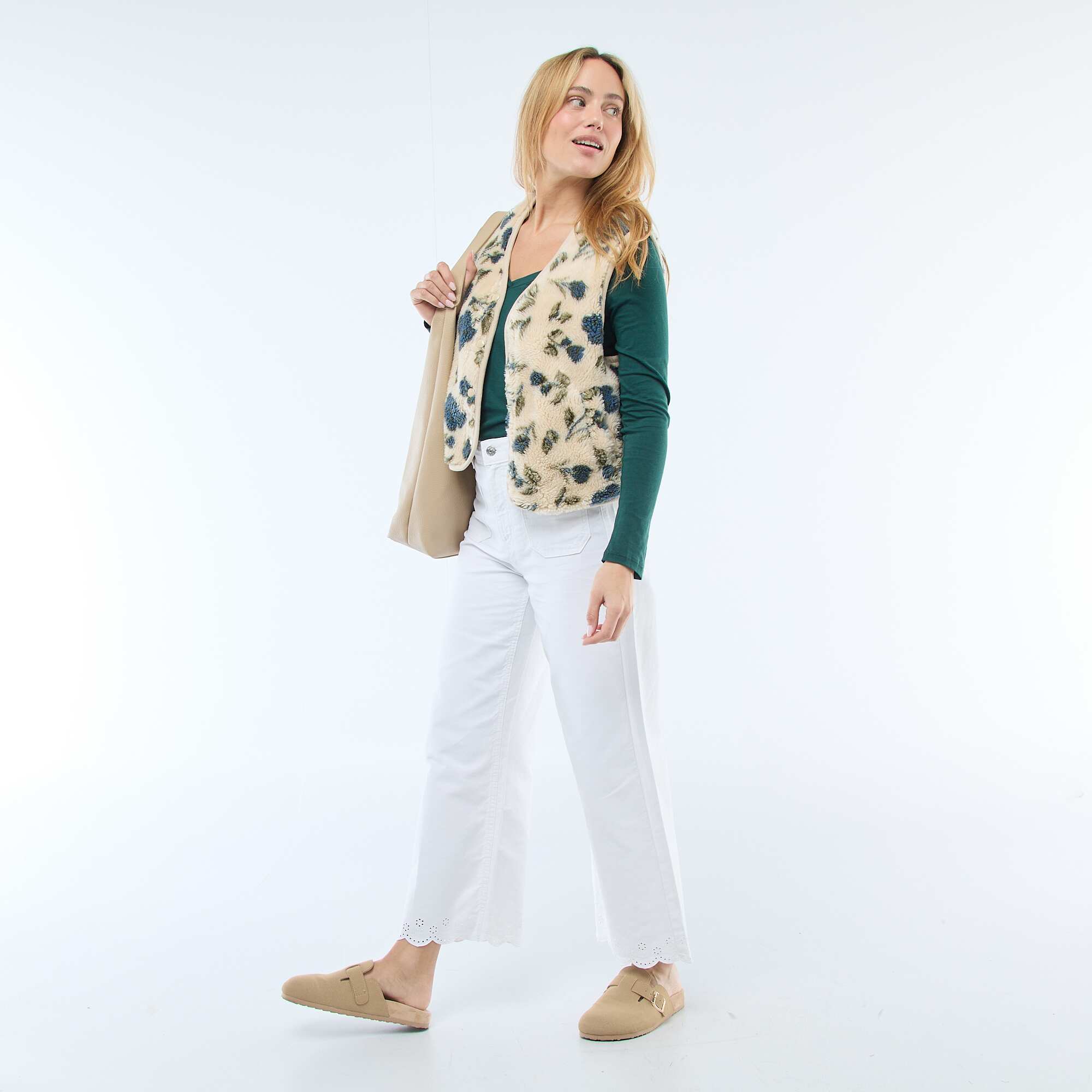 Sleeveless Sherpa Vest BEIGE - Image 2