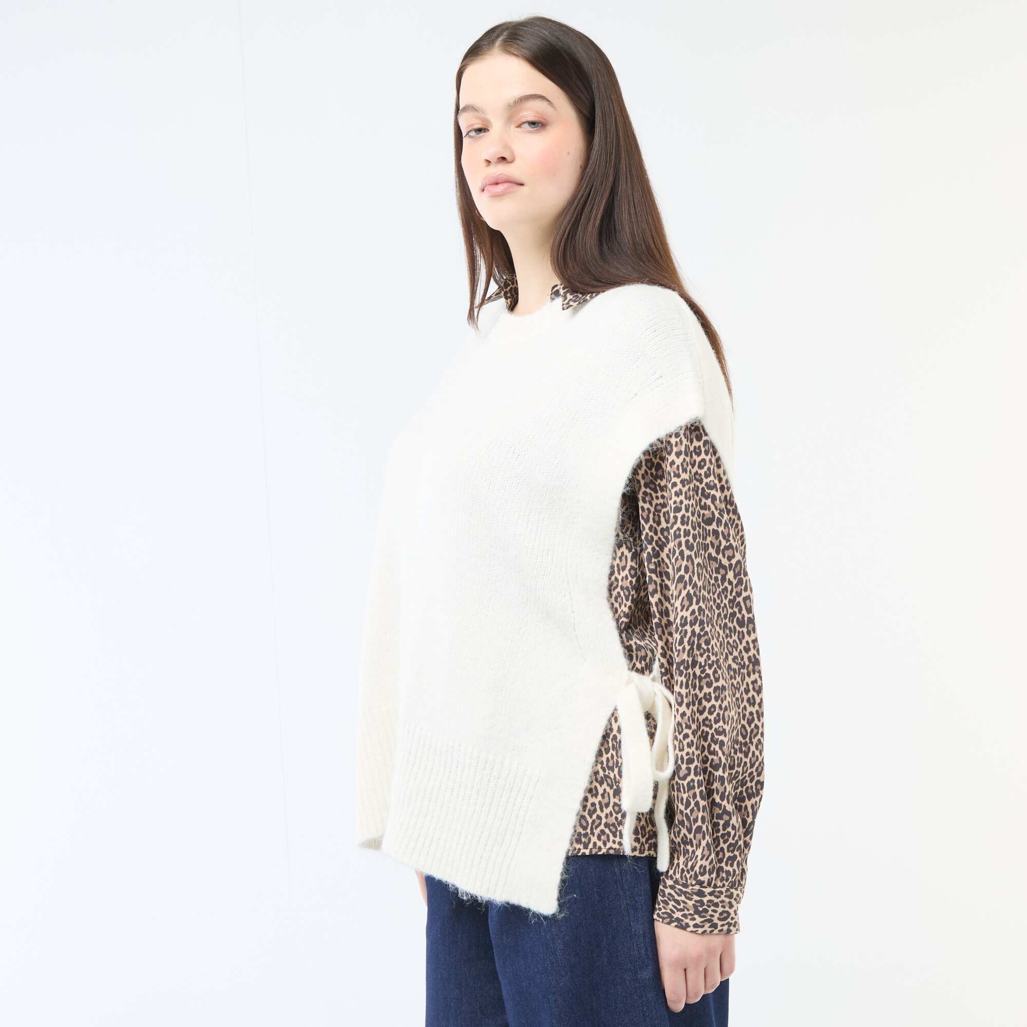 Sleeveless Tie-Side Sweater BEIGE - Image 3