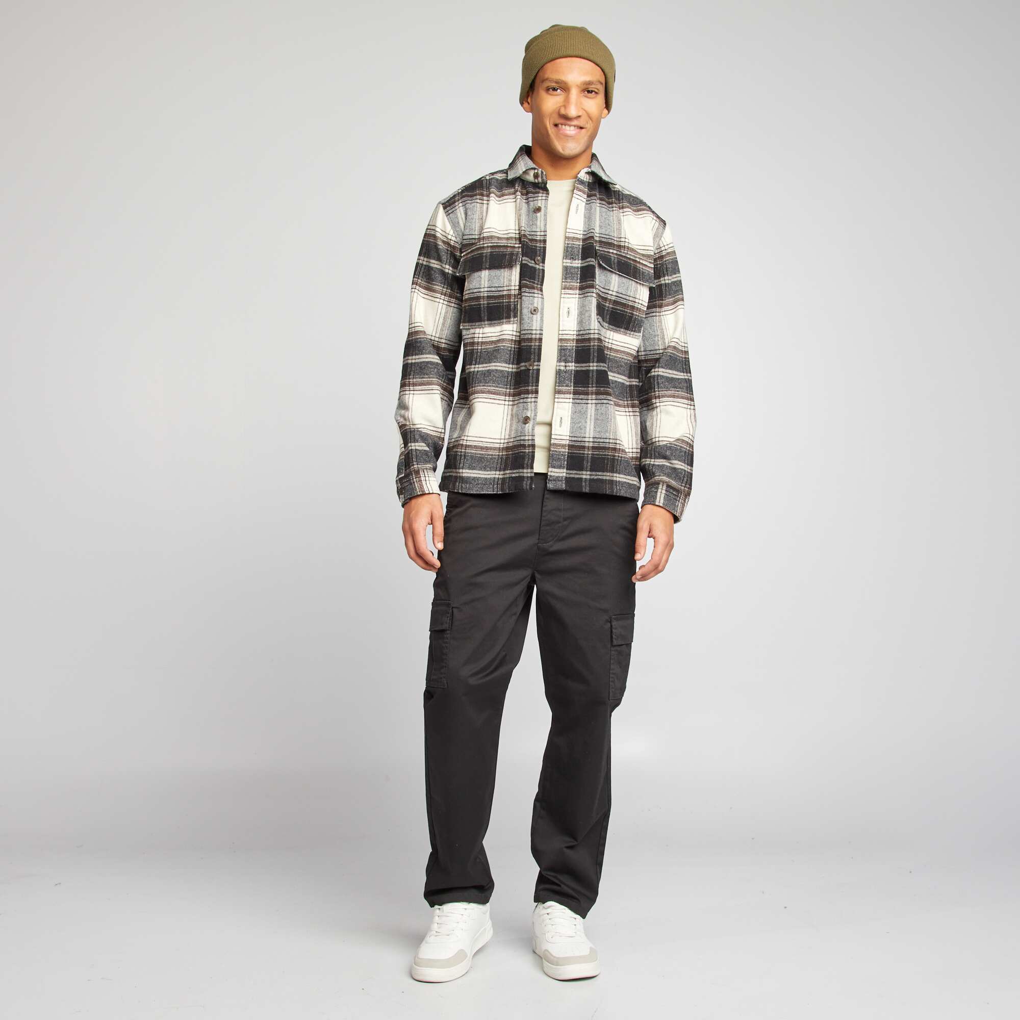 Straight-cut multi-pocket trousers black