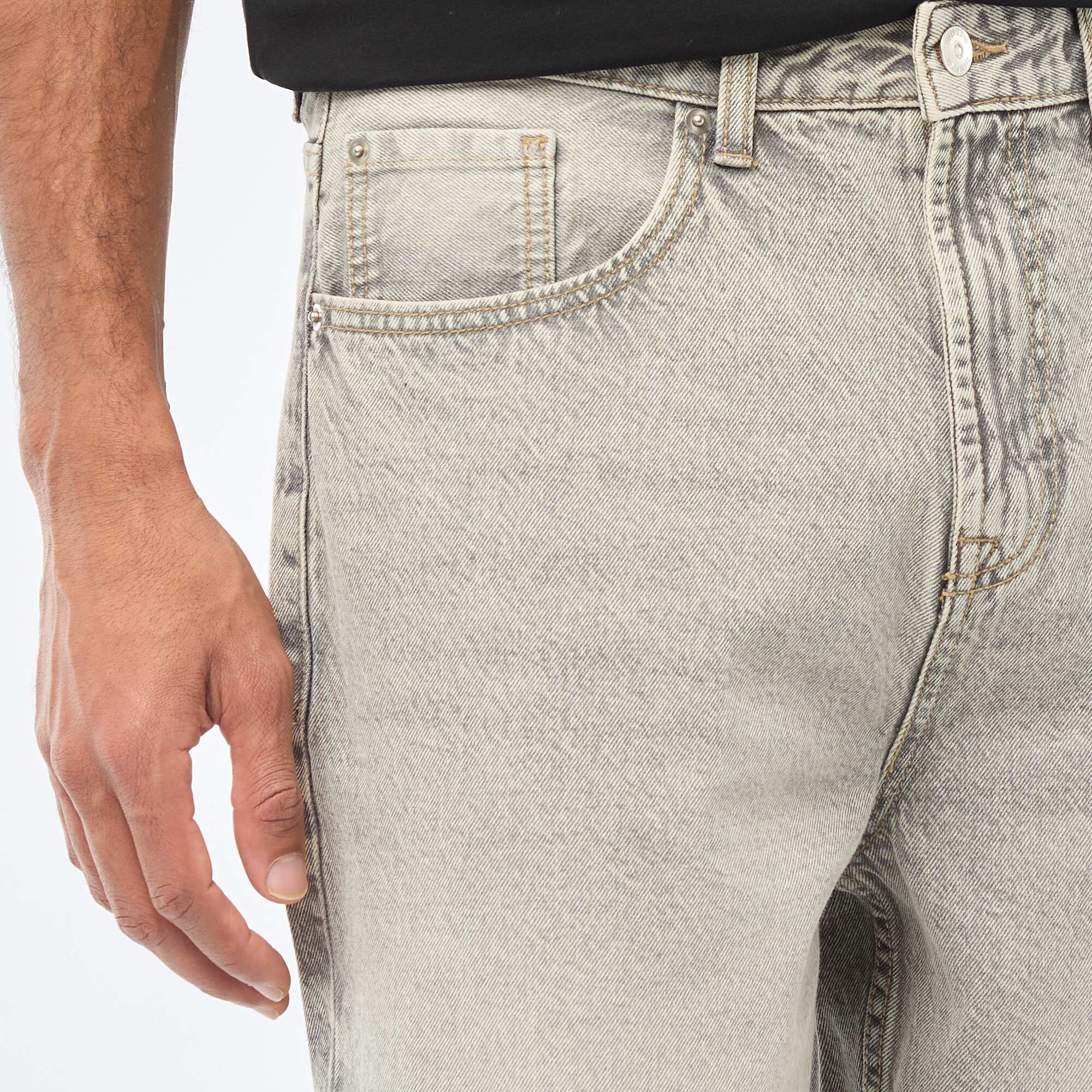 Straight Leg / Regular Fit 5-Pocket Jeans GREY - Image 5
