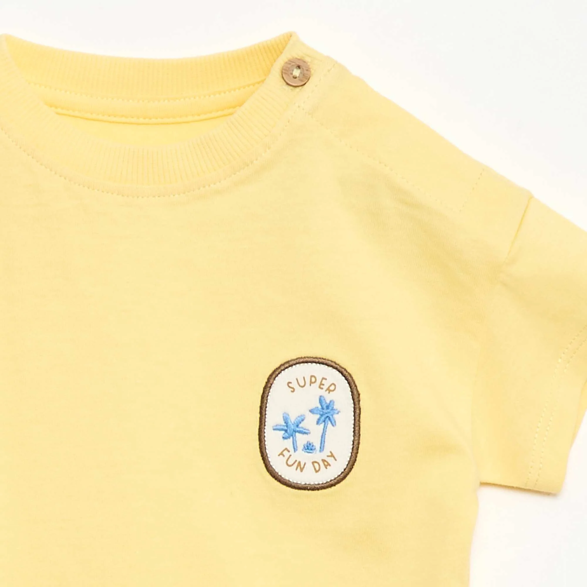 T-shirt with embroidery on chest YELLOW - Image 2