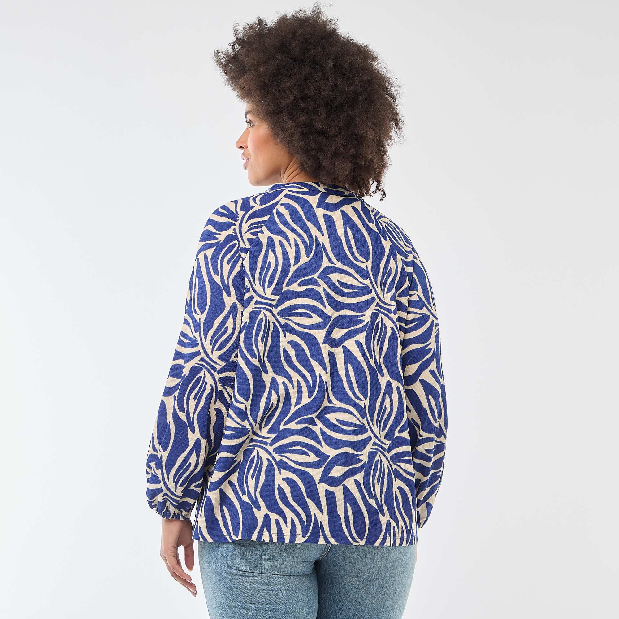 V-Neck Blouse with Allover Print BLUE - Image 4