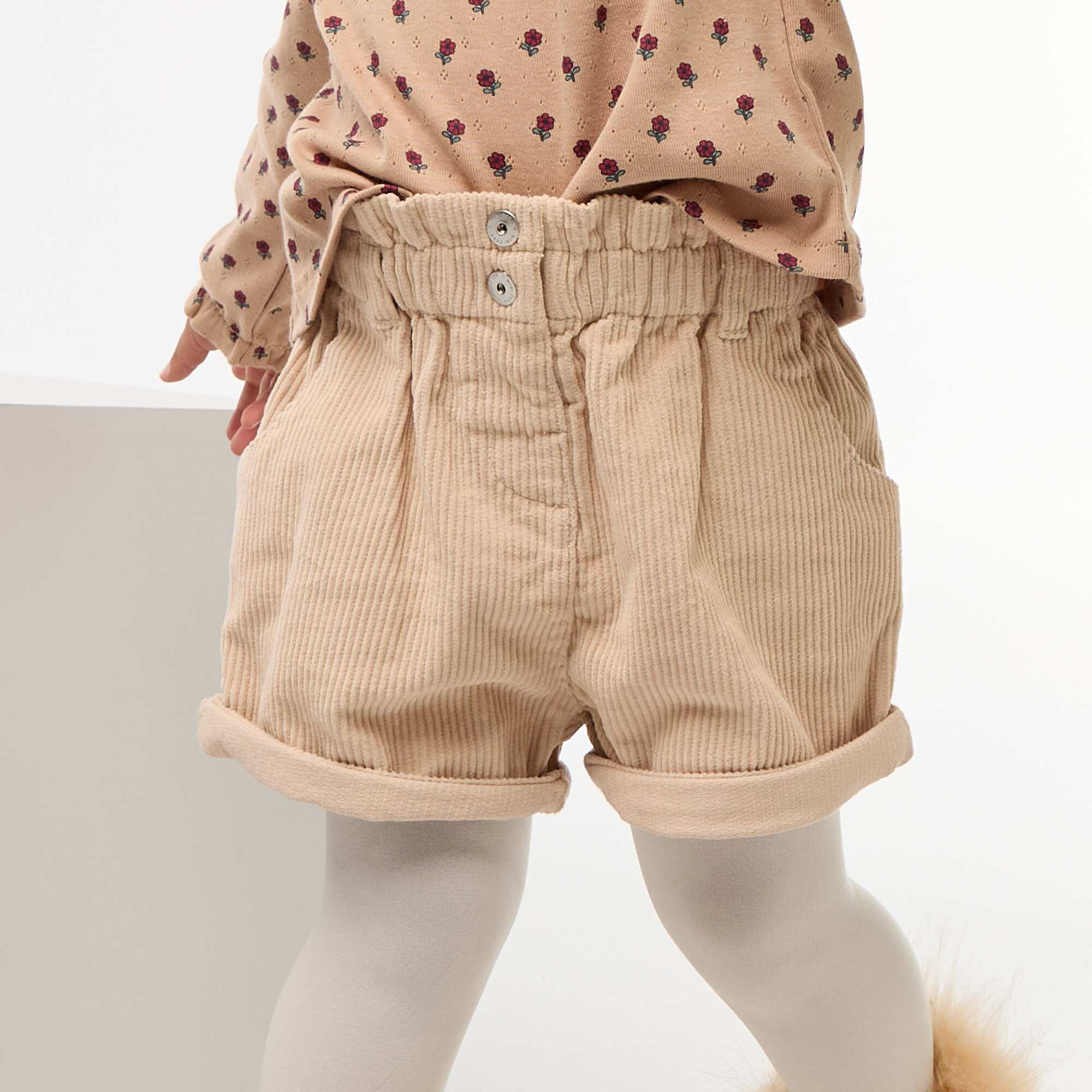 Velour Shorts BEIGE - Image 2