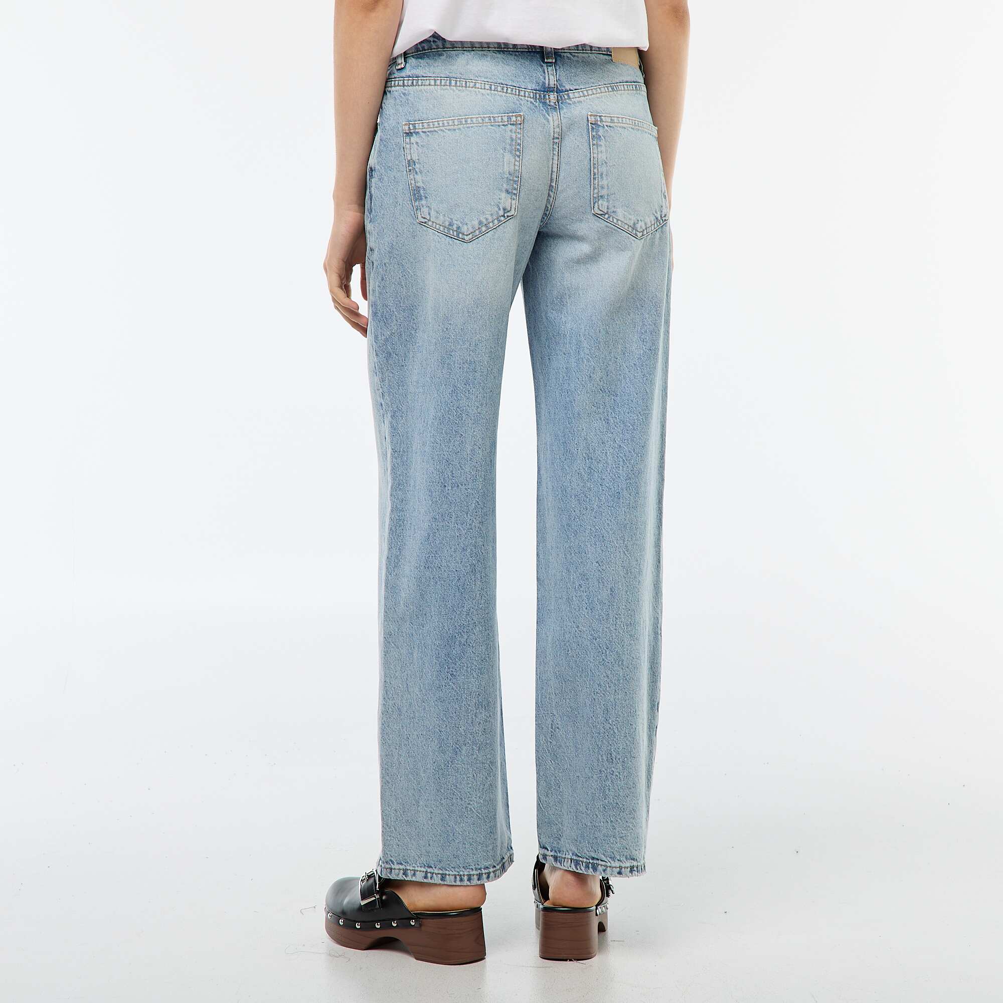 Wide-Leg High-Waisted Jeans with Asymmetric Belt BLUE - Image 4