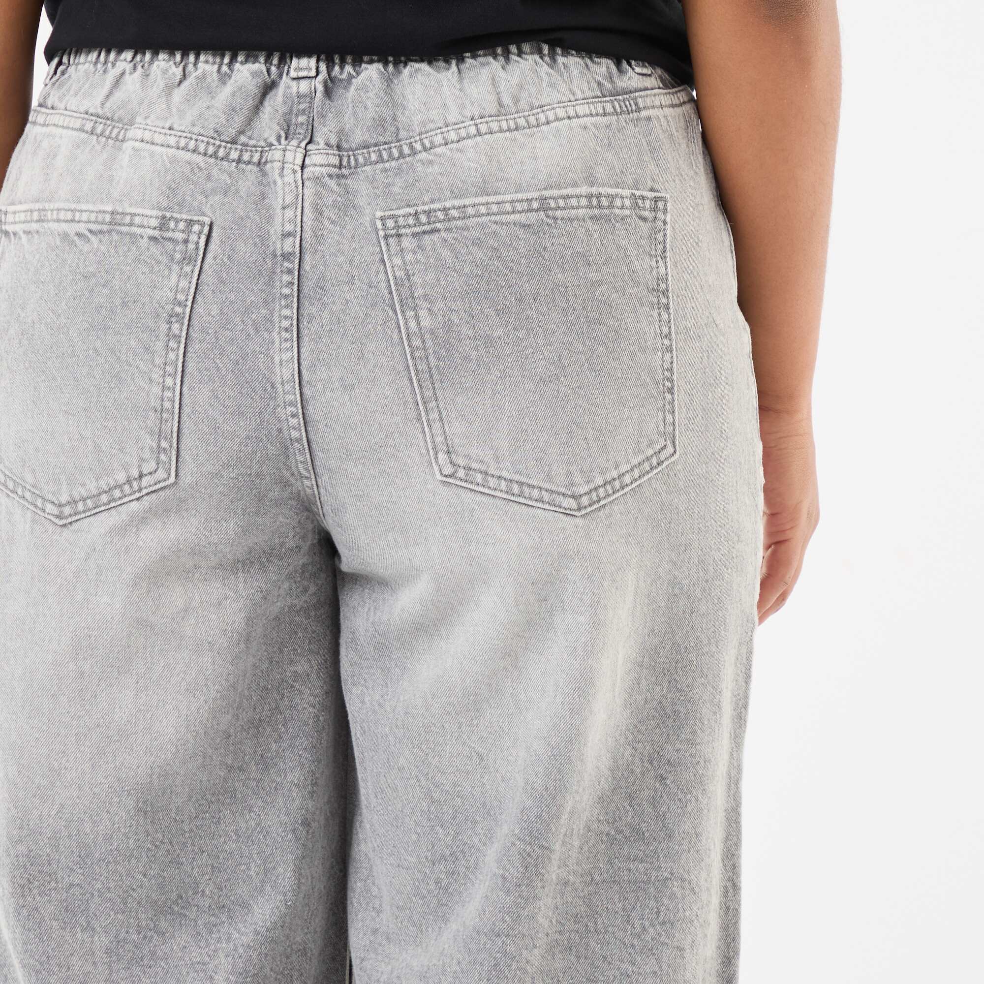 Wide Leg Jeans with Raw Hem GREY - Image 6